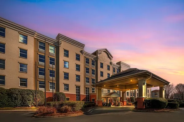 Photo 1 - Comfort Suites near Birkdale Village- Huntersville