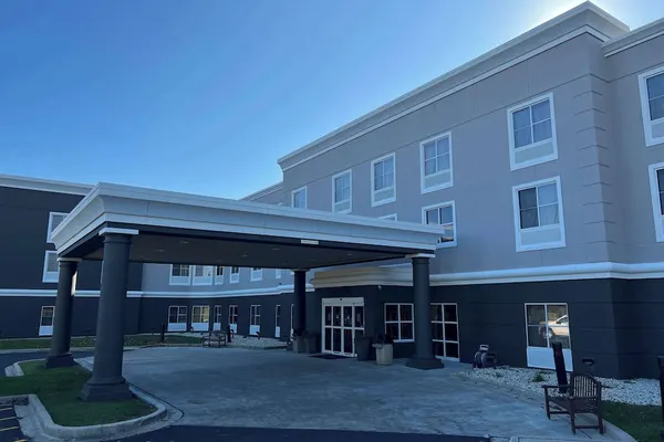 Photo 1 - La Quinta Inn & Suites by Wyndham Bannockburn-Deerfield