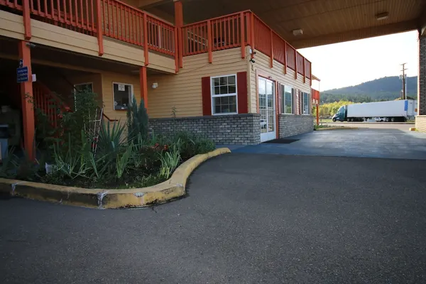 Photo 1 - Rice Hill Inn