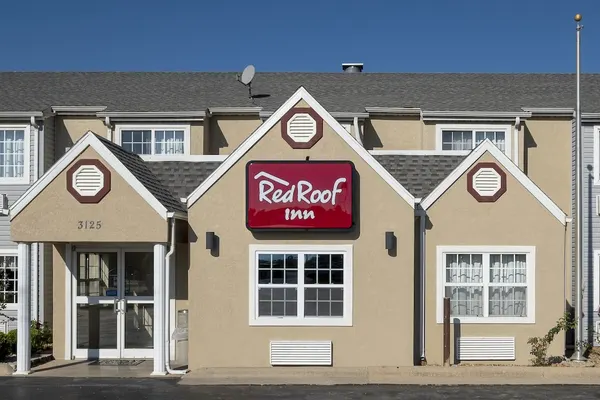 Photo 1 - Red Roof Inn Springfield, MO