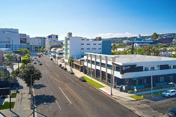 Photo 1 - Elan Hotel