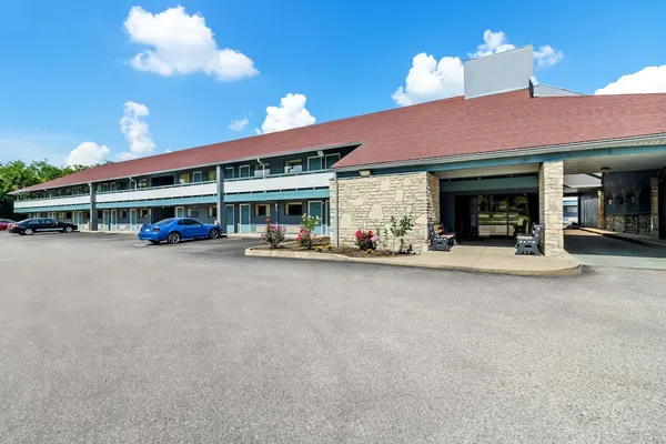 Photo 1 - Super 8 by Wyndham Cincinnati/Springdale OH