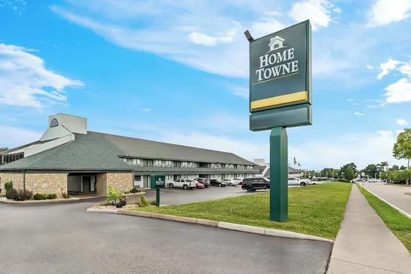 Photo 1 - HomeTowne Studios by Red Roof Florence, KY-Cincinnati Airport