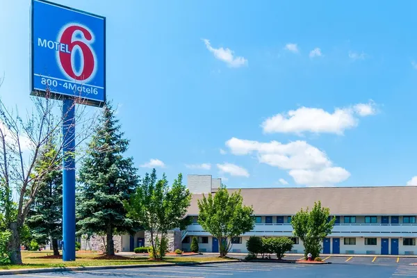 Photo 1 - Motel 6 Southgate, MI - Detroit