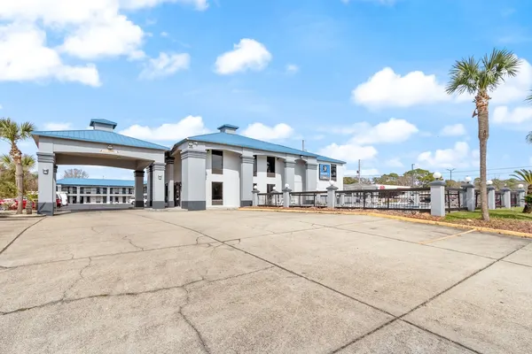 Photo 1 - Regency Inn Near Boardwalk & Hurlburt Field