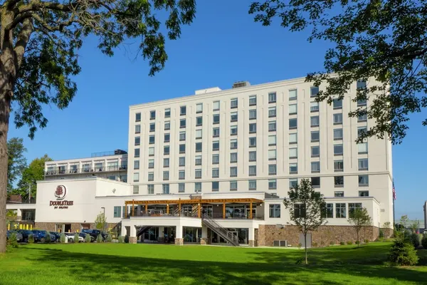 Photo 1 - DoubleTree by Hilton Hotel Niagara Falls New York