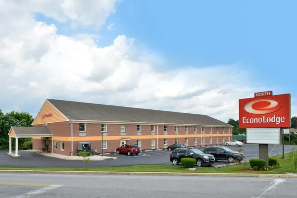 Photo 1 - Econo Lodge Amish Country