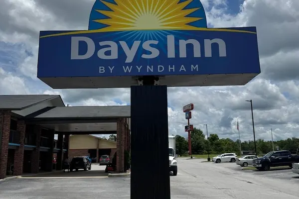 Photo 1 - Days Inn by Wyndham Clanton AL