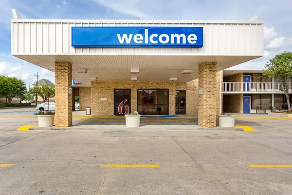 Photo 1 - Motel 6 Baton Rouge, LA - Southeast