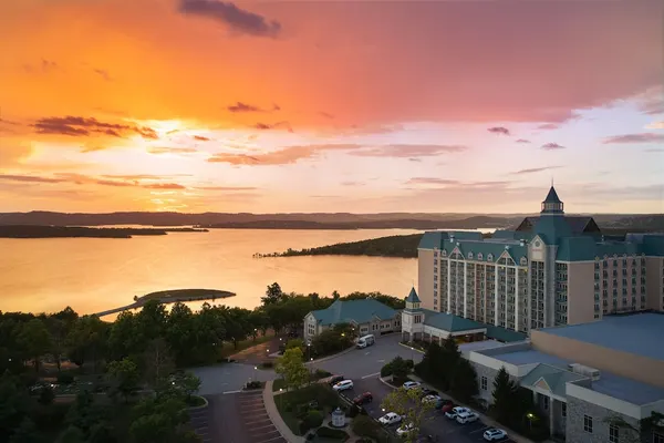 Photo 1 - Chateau On The Lake Resort Spa and Convention Center