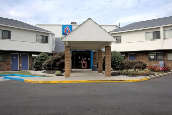 Photo 1 - Motel 6 Piscataway, NJ