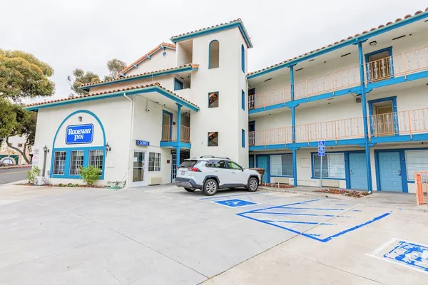 Photo 1 - Hotel Avenida, San Clemente