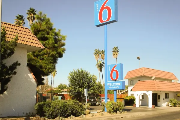 Photo 1 - Motel 6 Fresno, CA