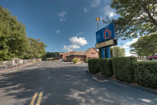 Photo 1 - Motel 6 New Haven - Branford, CT