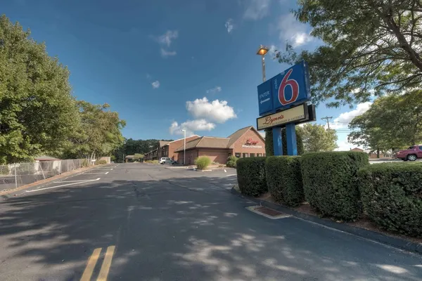 Photo 1 - Motel 6 New Haven - Branford, CT