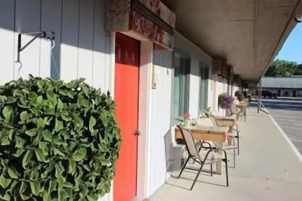 Photo 1 - Vintage Block Inn & Suites