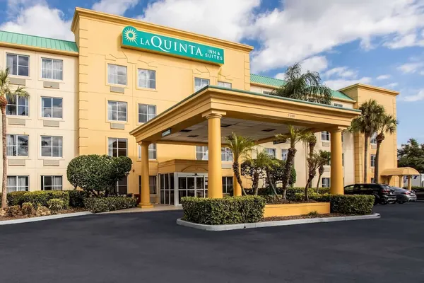 Photo 1 - La Quinta Inn & Suites by Wyndham Melbourne Viera