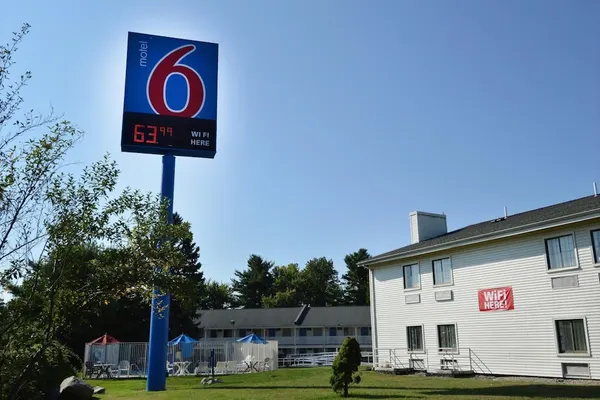 Photo 1 - Motel 6 Nashua, NH - North