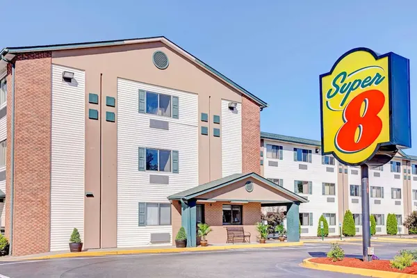 Photo 1 - Super 8 by Wyndham Louisville Airport