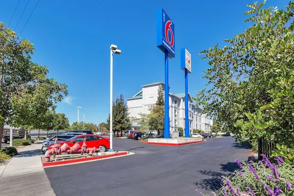 Photo 1 - Motel 6 Belmont, CA - San Francisco - Redwood City