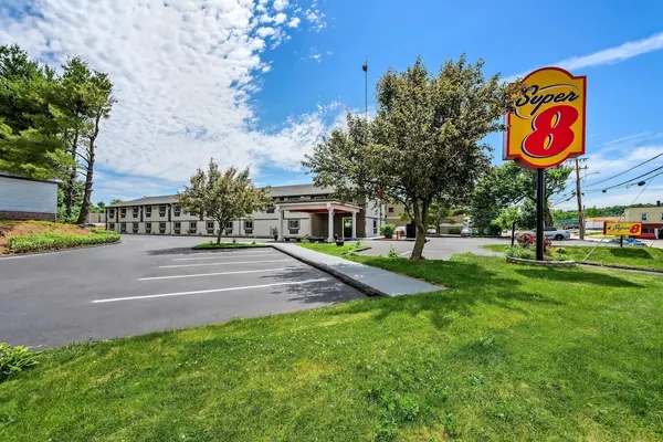 Photo 1 - Super 8 by Wyndham Lewiston Auburn Area
