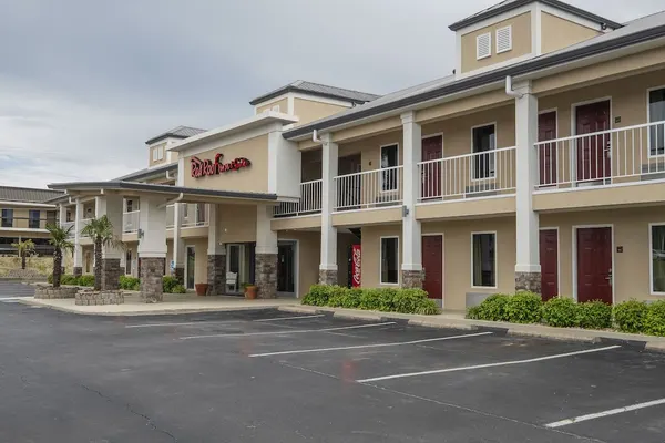 Photo 1 - Red Roof Inn & Suites Calhoun