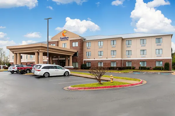 Photo 1 - Comfort Inn & Suites Pine Bluff