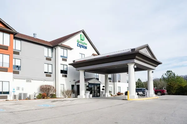 Photo 1 - Holiday Inn Express & Suites Knoxville-North-I-75 Exit 112 by IHG