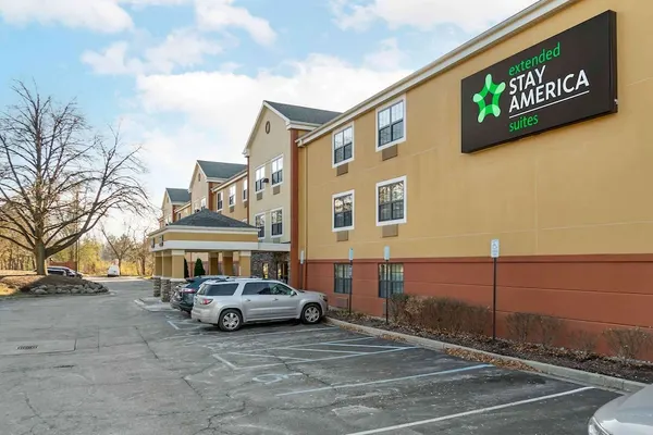 Photo 1 - Extended Stay America Select Suites Detroit Farmington Hills