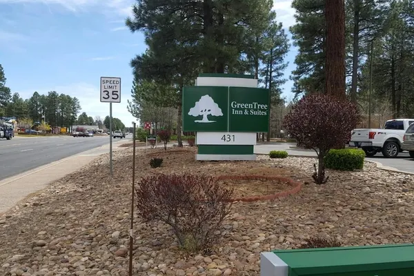 Photo 1 - GreenTree Inn & Suites in Pinetop