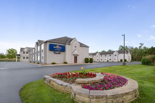 Photo 1 - Microtel Inn by Wyndham Albany Airport