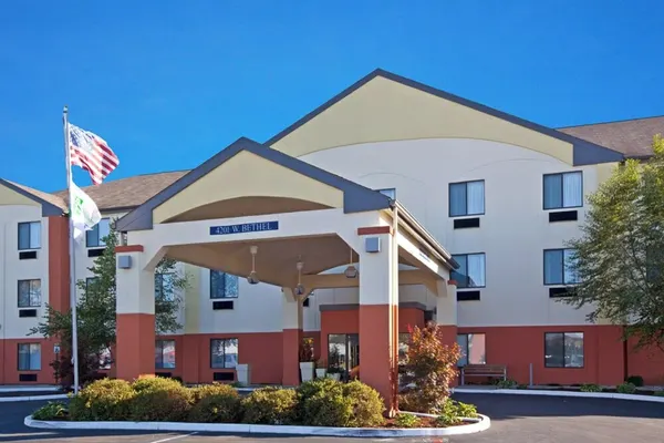 Photo 1 - Muncie Place Hotel & Suites