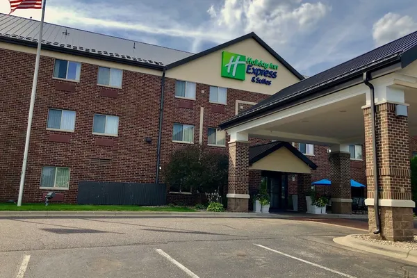 Photo 1 - Holiday Inn Express Hotel & Suites St. Paul-Woodbury, an IHG Hotel