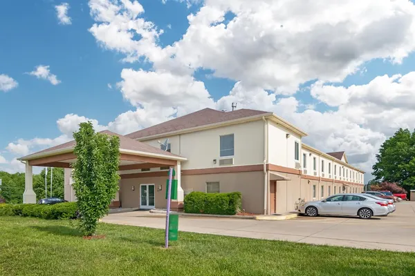 Photo 1 - Best Western Teal Lake Inn