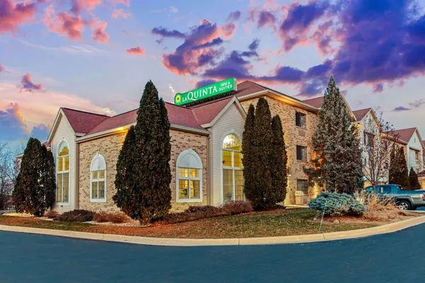 Photo 1 - La Quinta Inn & Suites by Wyndham Milwaukee Delafield