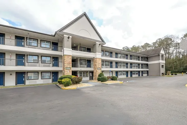 Photo 1 - Studio 6 Columbus, GA – Columbus Airport