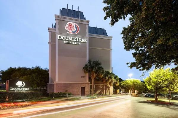 Photo 1 - DoubleTree by Hilton Austin - University Area