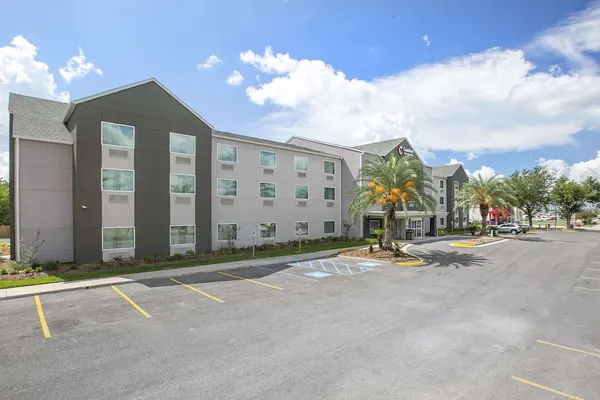 Photo 1 - Comfort Inn & Suites Houma