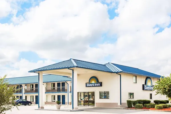 Photo 1 - Days Inn by Wyndham Valdosta I-75