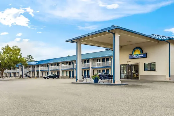 Photo 1 - Days Inn by Wyndham Valdosta I-75