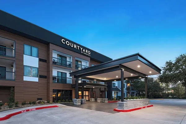 Photo 1 - Courtyard Houston The Woodlands