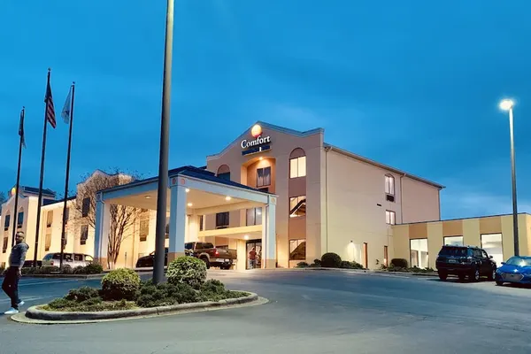 Photo 1 - Comfort Inn & Suites Morganton