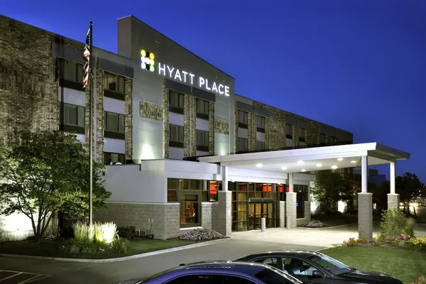 Photo 1 - Hyatt Place Milwaukee Airport