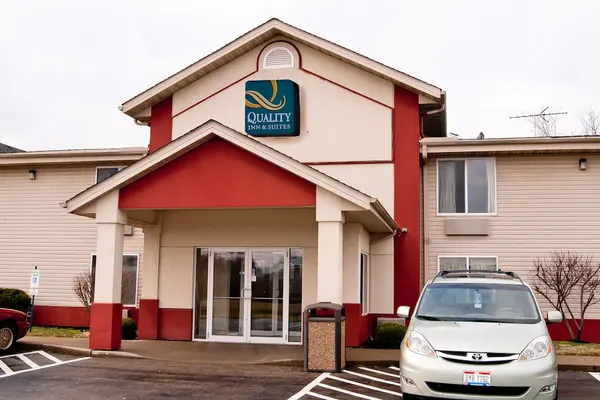 Photo 1 - Quality Inn & Suites Middletown - Franklin