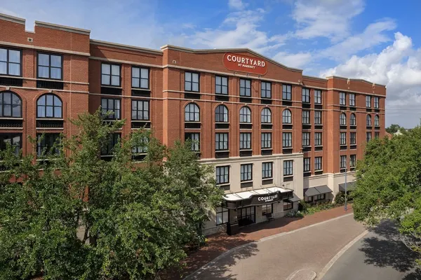 Photo 1 - Courtyard by Marriott Savannah Downtown/Historic District