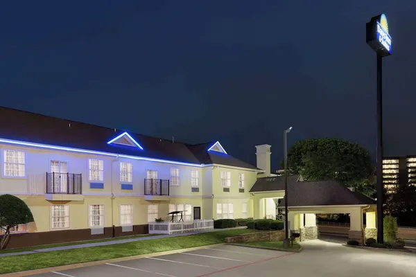 Photo 1 - Days Inn & Suites by Wyndham Euless DFW Airport South