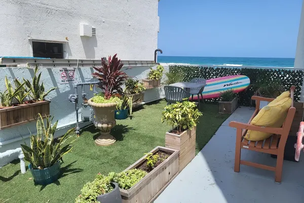 Photo 1 - Beachside Hotel