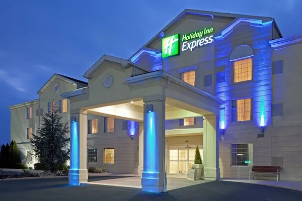 Photo 1 - Holiday Inn Express And Suites Reading, an IHG Hotel