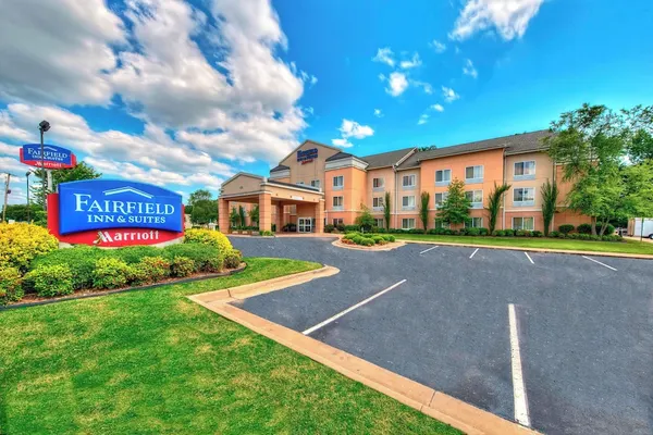 Photo 1 - Fairfield Inn & Suites by Marriott Russellville