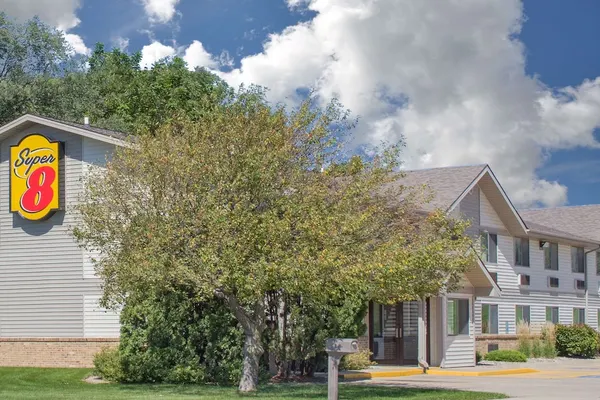 Photo 1 - Super 8 by Wyndham Independence IA